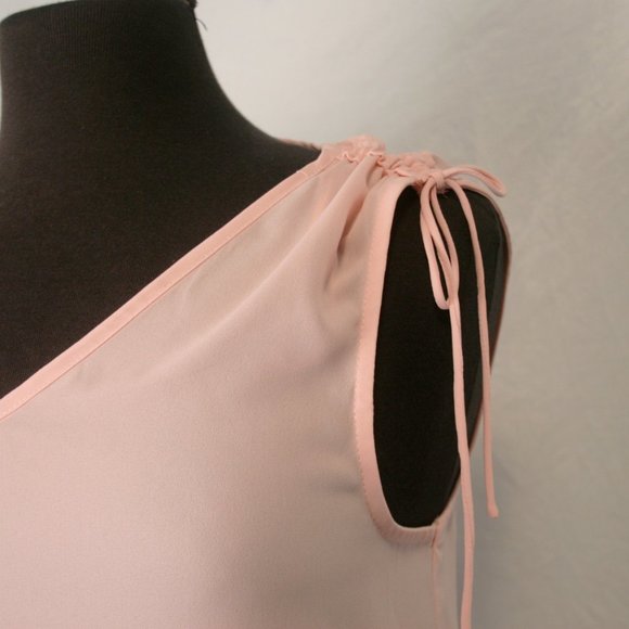 Semi-sheer Tank Top - Picture 2 of 3